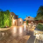 Villa Cleopatra