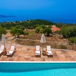 Cleopatra Villa Fiszkárdo