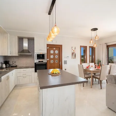 Cleopatra Vila Fiskardo